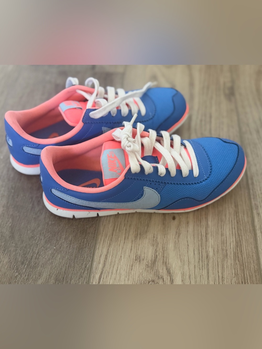 Vintage Nike Blue and Coral Low-Top Sneakers